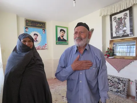 دیدار و سرکشی از خانواده شهدا کوچکترین وظیفه ما است