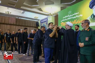 بدرقه کاروان خادمان اربعین از گلزار شهدای تبریز
