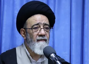 انتخاب امام خامنه ای به رهبری دشمنان را نامید و انقلاب را بیمه کرد