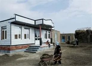 کمک ۱۴۶ میلیون تومانی کارکنان علوم پزشکی ایلام به مسکن نیازمندان