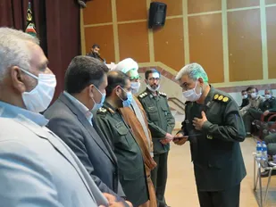 عزت سپاه وبسیج در خدمت رسانی به مستضعفین است