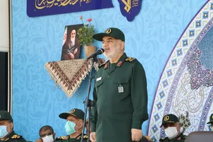 غروب دشمنان نزدیک شده است/ ما به پای آرزوهای ملت تا پای جان می&zwnj;مانیم