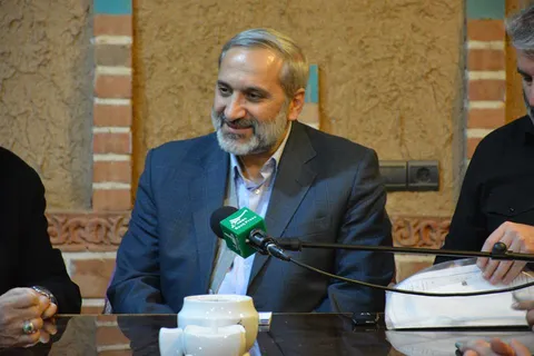 دورهمی فرمانده سپاه تهران با جمعی از اعضای بسیج هنرمندان