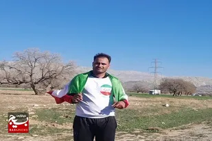 یک ورزشکار بسیجی مسیر ۴۵ کیلومتری منتهی به کوه&zwnj;چنار را می&zwnj;دَود