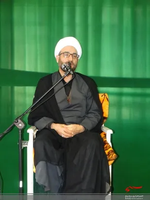 انتخاب رئیس جمهور  جوان مومن و انقلابی گره گشای مشکلات کشور است
