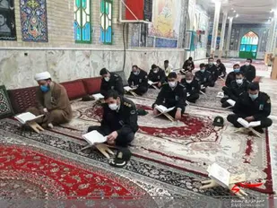 برگزاری محفل انس با قرآن در کنار قبور پاک شهدا+ تصاویر