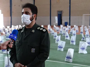 توزیع بیش از ۳۵۰ بسته غذایی توسط قرارگاه بسیج سازندگی سپاه اردکان