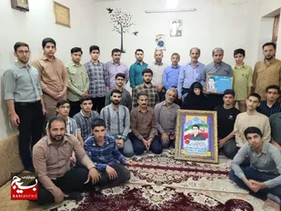 دیدار بسیجیان پایگاه مقاومت با خانواده شهید در گتوند