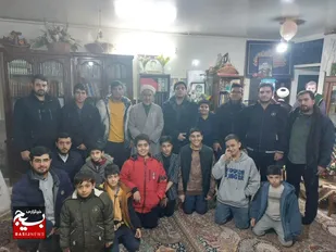 دیدار با خانواده شهید امنیت حسن مختارزاده توسط بسیجیان پایگاه انصارالحسن (ع) حوزه ۵ شهید رجائی&nbsp;
