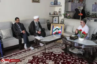دیدار رزمندگان گروه موشکی ١۵خرداد نیروی زمینی سپاه با خانواده شهدای طلبه و روحانی اصفهان