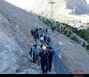 رزمندگان گردان 103 لشکر امام حسین (علیه السلام ) به قله کوه صفه اصفهان صعود کردند