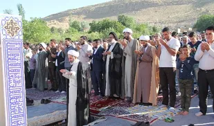 نماز عید فطر در مصلی امام خمینی (ره) سمیرم اقامه شد