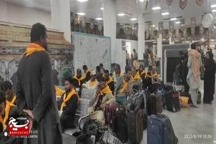 نصب نشان گردشگری بر زائران پاکستانی اربعین حسینی در میرجاوه