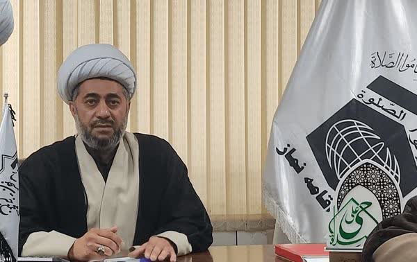 نماز باید محور اصلی برنامه های فرهنگی باشد