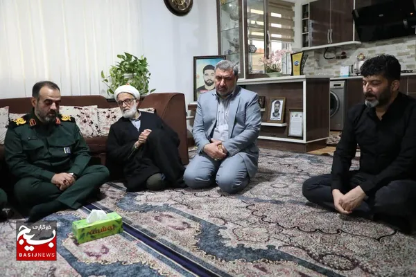 دیدار  فرمانده سپاه قدس گیلان با خانواده شهدای اقتدار
