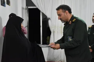 سردار زهرایی با خانواده شهید جهادگر علی سیفی دیدار کرد+تصاویر