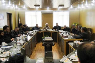 نشست حلقه مربیان صالحین بسیج اصناف در همدان