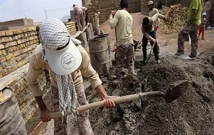 بسیجیان تلاشگر به همت خود مردم در راستای ایجاد تحول در منطقه قدم برمی دارند