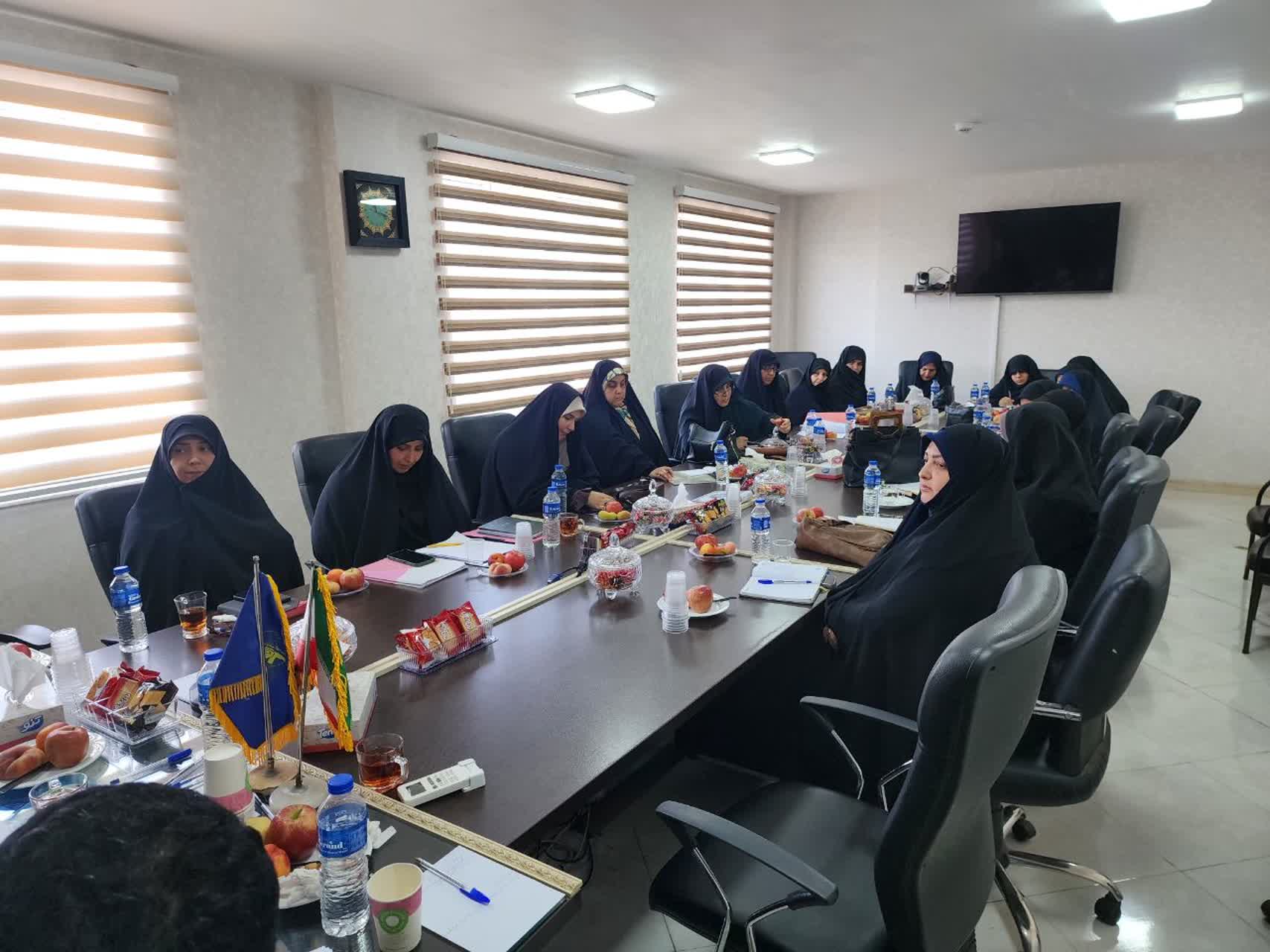 برگزاری کارگاه توانمندسازی رؤسای کارگروه‌های زن و خانواده بسیج جامعه زنان گیلان در رشت