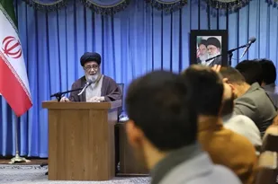 دانشجو باید سیاسی باشد نه سیاست&zwnj;زده/ روحیه نقد منصفانه دانشجویان لازم است، زنده بماند