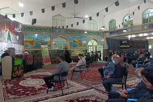 مسئولان و مدیران با حضور خود در مساجد جوانان را ترغیب به نماز کنند