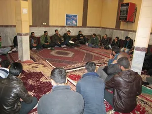 بسیج باید با بصیرت&zwnj;افزایی و آگاهی&zwnj;بخشی در مقابل توطئه دشمنان بایستد