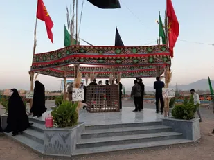 آیین افتتاح برپایی نمایشگاه هفته دفاع مقدس درجوار شهدای گمنام یزدانشهر برگزار گردید