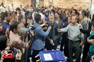 حضور معنادار و حماسی مردم در انتخابات در تقویت بنیه&zwnj;های انقلاب اسلامی موثر است