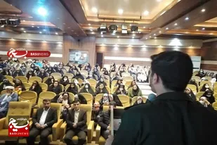 تاثیر گذاری بر رفتار مسؤلین، تصمیم گیران و نهاد&zwnj;های انقلابی با ابزار رسانه&zwnj;ای دشمن