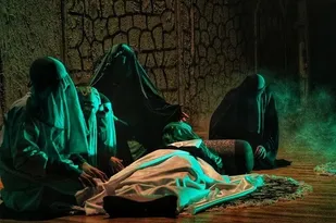 نمایش آیینی مادر روایت قسمتی از زندگانی نورانی و  شهادت حضرت زهرا(سلام الله علیها)