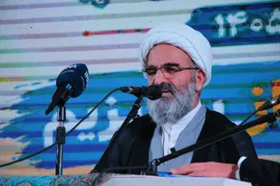 نماز، کلید رهایی از کبر در زندگی نوجوان