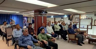 نشست &laquo;عهد ۱۴۰۵&raquo; با حضور بسیج علمی و مدیران هلدینگ پیشگامان برگزار شد / رضوی&zwnj;نژاد: دانشگاه باید محور شبکه&zwnj;سازی نخبگان برای حل مسائل کشور باشد