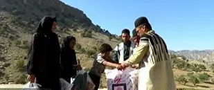 کمک جهادگران و خیران به زلزله زدگان اندیکا