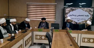 نشست صمیمی روحانیون شرق اهواز؛ گامی برای ارتقای برنامه&zwnj;های بصیرتی و اعتقادی