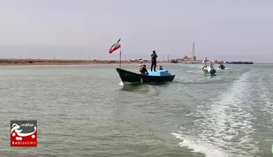 رژه قایق&zwnj;های موتوری در خور گوبان آبادان