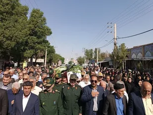 آیین تشییع پیکر سردار نظر همتی در دهلران برگزار شد