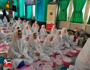 مراسم جشن تکلیف دانش آموزان دختر در دهه فجر