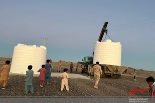 انتقال مخازن آب به روستاهای محروم شهرسان آباد و سررود شهرستان نیکشهر