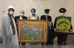 اهدای تابلوی نقاشی ضامن آهو به آستان قدس رضوی توسط هنرمند کهگیلویه و بویراحمدی
