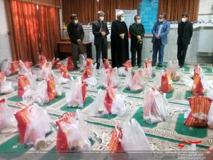 ۱۵۰ بسته معیشتی بین دانش آموزان نیازمند راز توزیع شد