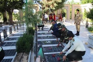 غبارروبی گلزار شهدا شاهرود