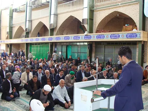 حضورنمایندگان بسیج دانشجویی استان درتریبون نمازجمعه