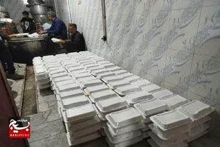 پخت و توزیع ۴۰۰ پرس غذای نذری به همت پایگاه شهیده ترکان در روز اربعین حسینی