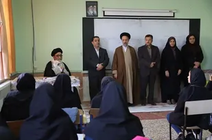 ارتقای سطح علمی و سیاسی دانش آموزان مانع تحقق توطئه دشمن است