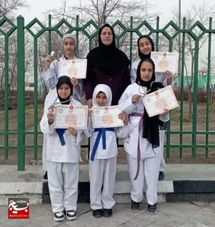سکوی قهرمانی مسابقات کاراته کشور زیر پای دختران کرمانی