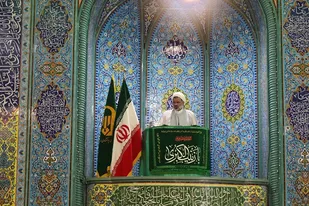 بسیج در بحران ها مختلف ناجی کشور بوده است