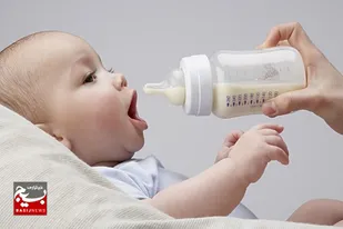 تغذیه با شیر مادر حق اولیه نوزاد است