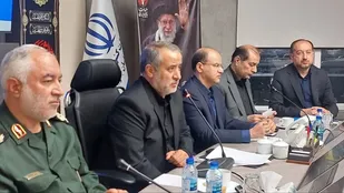مردم با پذیرایی از زائران، جلوه&zwnj;ای از ارادت خود به رهبر شهید را به نمایش بگذارند