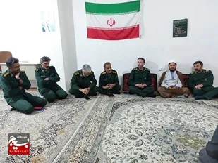 تقدیر مسئوول بسیج مساجد و محلات سازمان بسیج مستضعفین از قرارگاه تحول محلات سید الشهدای حوزه شهید رایکا