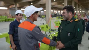 فرمانده و جمعی از پاسداران سپاه الغدیر با کارگران دیدار کردند